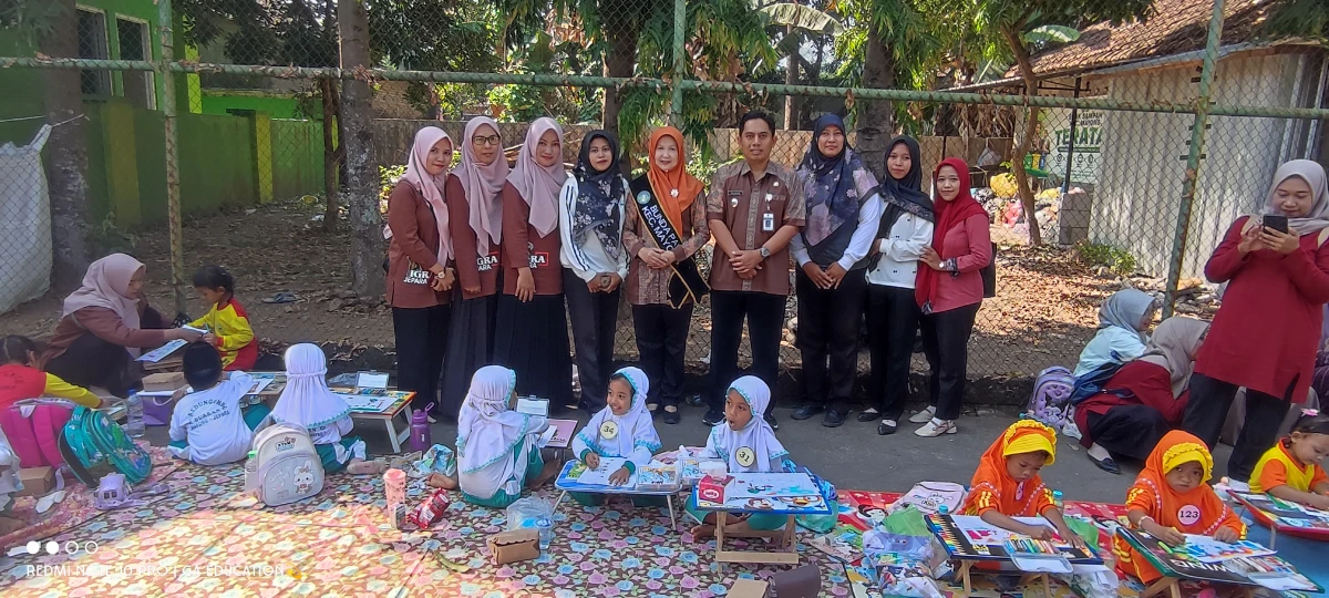Mendampingi anak-anak Pos Paud Nusa Indah Pertiwi dan TK Ngudi Utomo di Kecamatan Mayong 