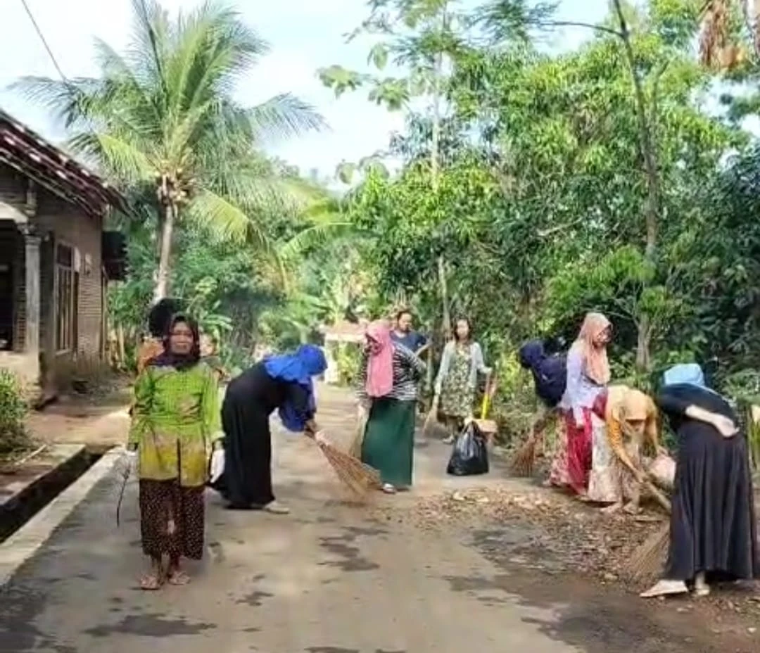 kerja bakti lingkungan