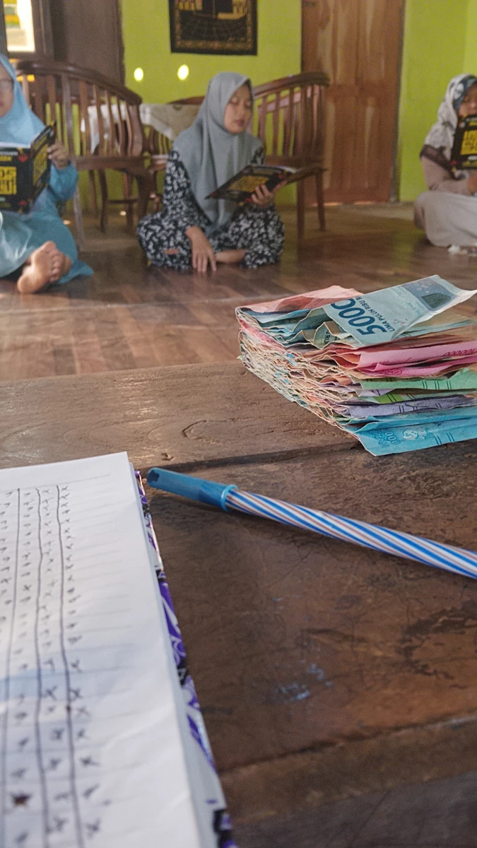 Mengikuti khotmil quran  jam'iyah yasinan ibu - ibu di RT 36  2026