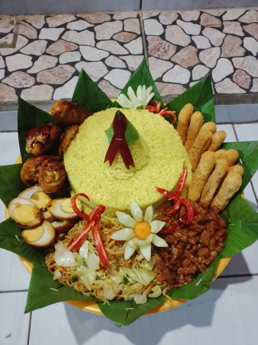 UMKM qonik snack & catering. Desa .Rajekwesi