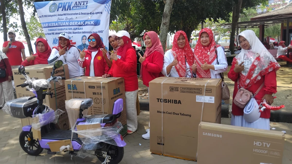 HKG pkk tingkat kabupaten jepara kscamatan mayong membawa doorprize mesincuci