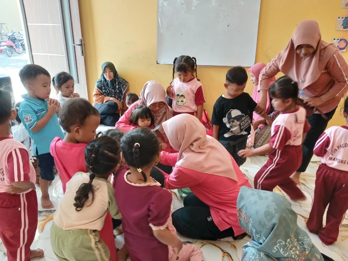 Pemberian Vitamin A dan obat cacing