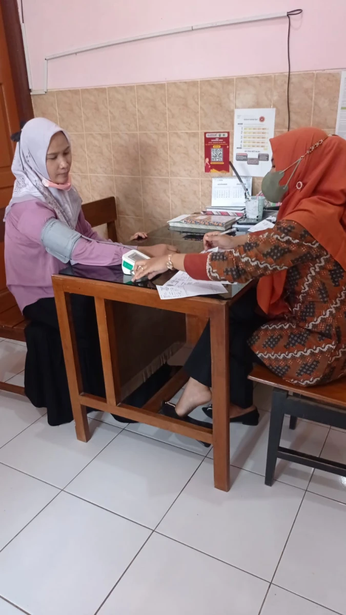 KB IMPLANT DI PUSKESMAS MAYONG 2