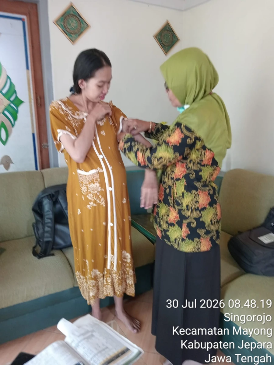 Giat Pendampingan Kesehatan: Bidan Desa dan Petugas Gizi Puskesmas Mayong 2 Kunjungi Ibu Hamil