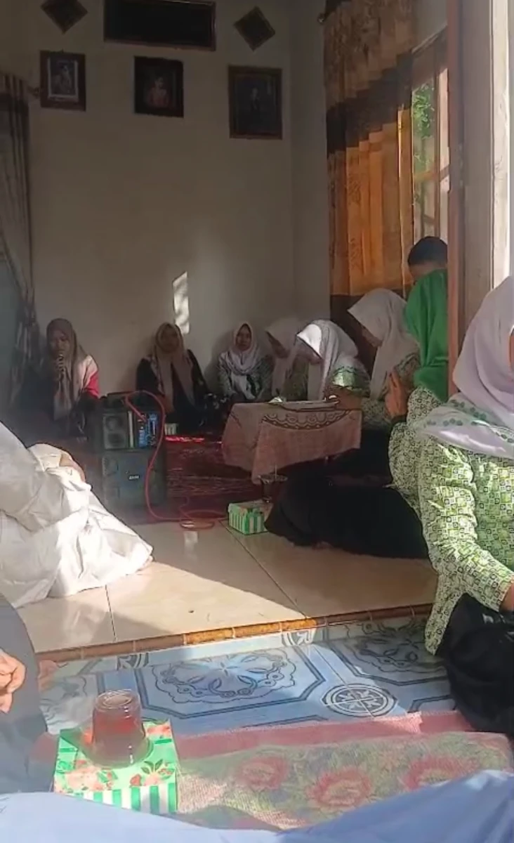 Kegiatan Fatayat NU bersama Pokja 1 PKK Desa Rajekwesi 