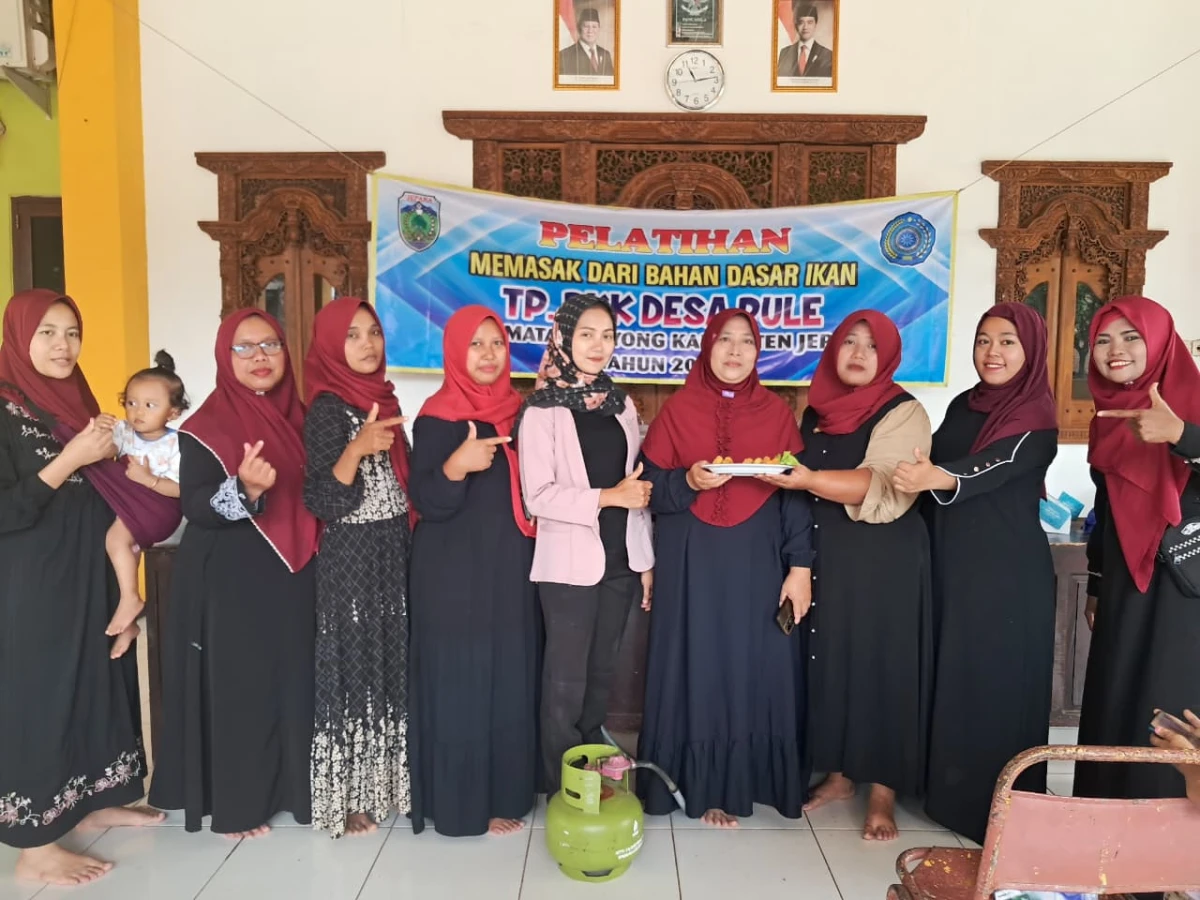 PELATIHAN MEMASAK DARI BAHAN DASAR IKAN