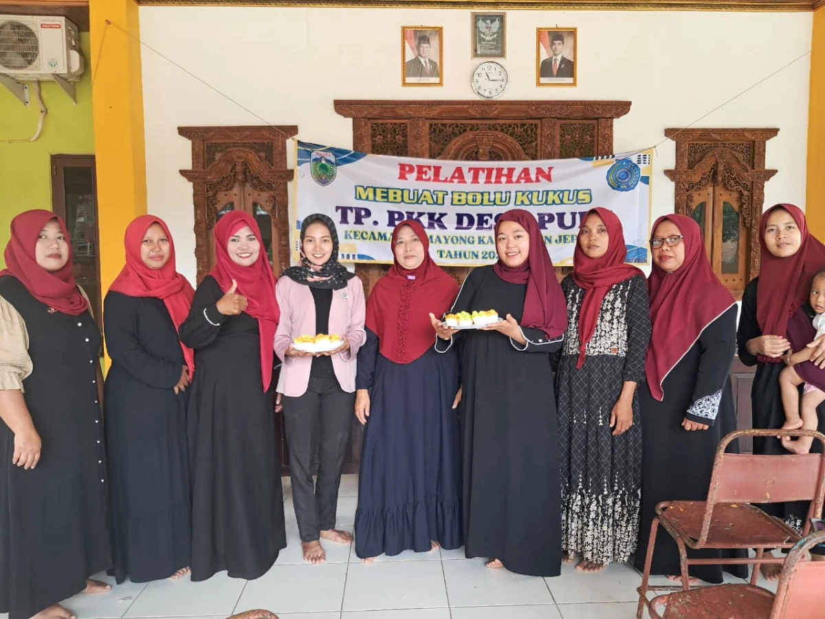 PELATIHAN MEMBUAT BOLU KUKUS