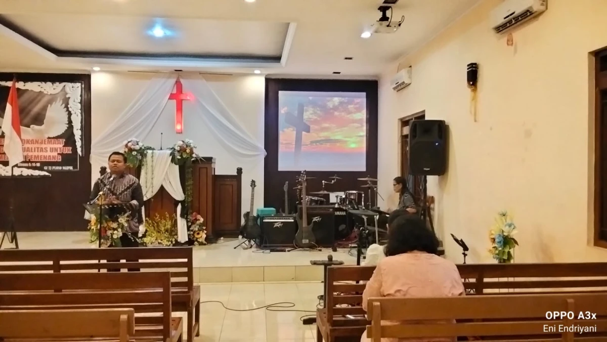Kebaktian Komisi Wanita GITJ Ploso Ngipik Karanggondang: Belajar Menjadi Ibu yang Bijaksana Mengelola Keuangan