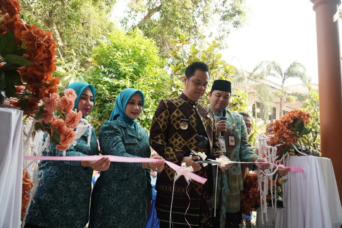 Tingkatkan Literasi Anak Usia Dini, Bupati Jepara Resmikan Pojok Pelangi Kartini di HKG PKK ke-54