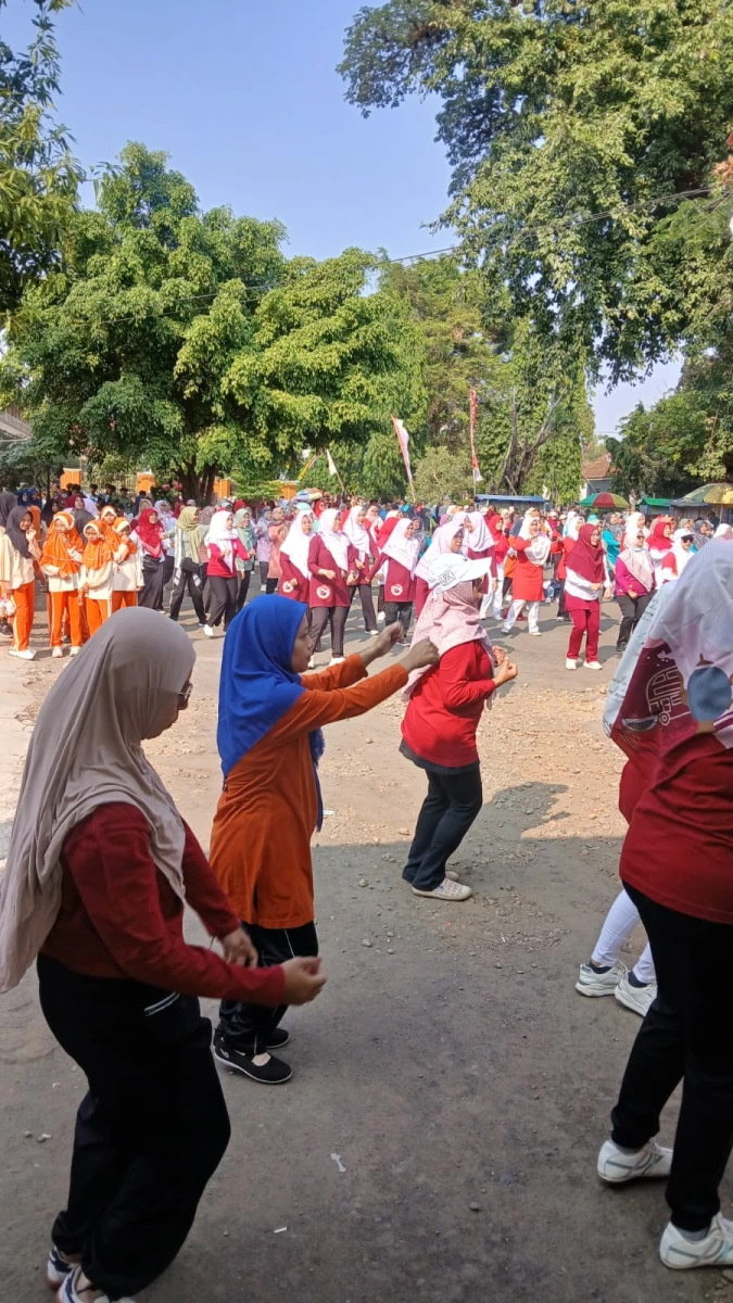 SENAM DAN JALAN SEHAT HUT RI KECAMATAN MAYONG
