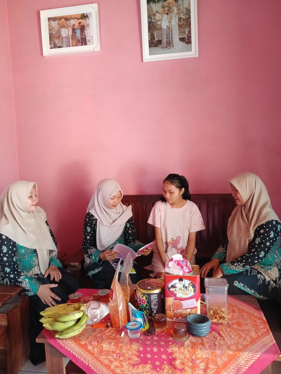 KUNJUNGAN RUMAH PADA BUMIL DESA SINGOROJO OLEH (TPK 638)