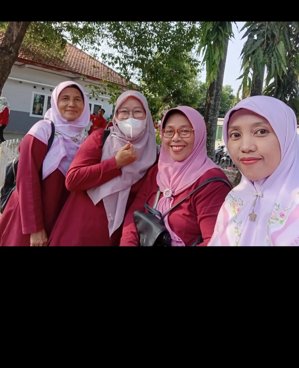 Guru2 paud desa pelang ikut jalan santai dikecamatan mayong