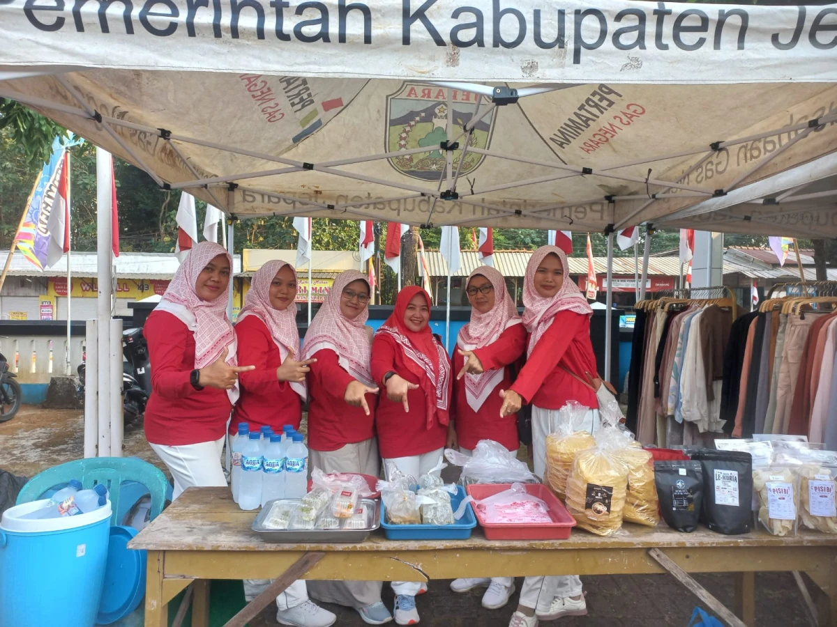 Kegiatan HUT Kemerdekaan TP PKK Kecamatan Kembang 