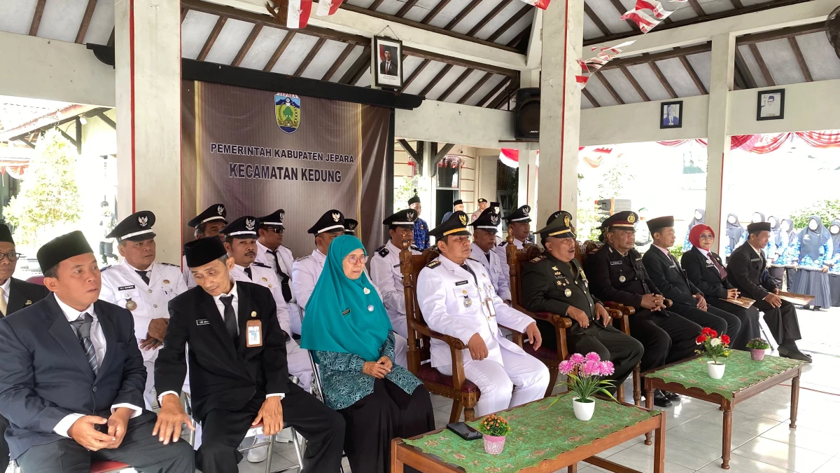 Upacara HUT RI 81 di Pendopo kecamatan Kedung 