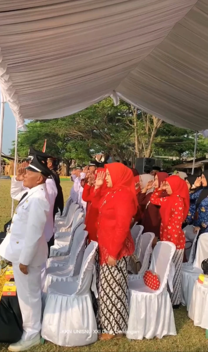 Menghadiri upacara hari kemerdekaan ri ke 81 di lapangan demangan