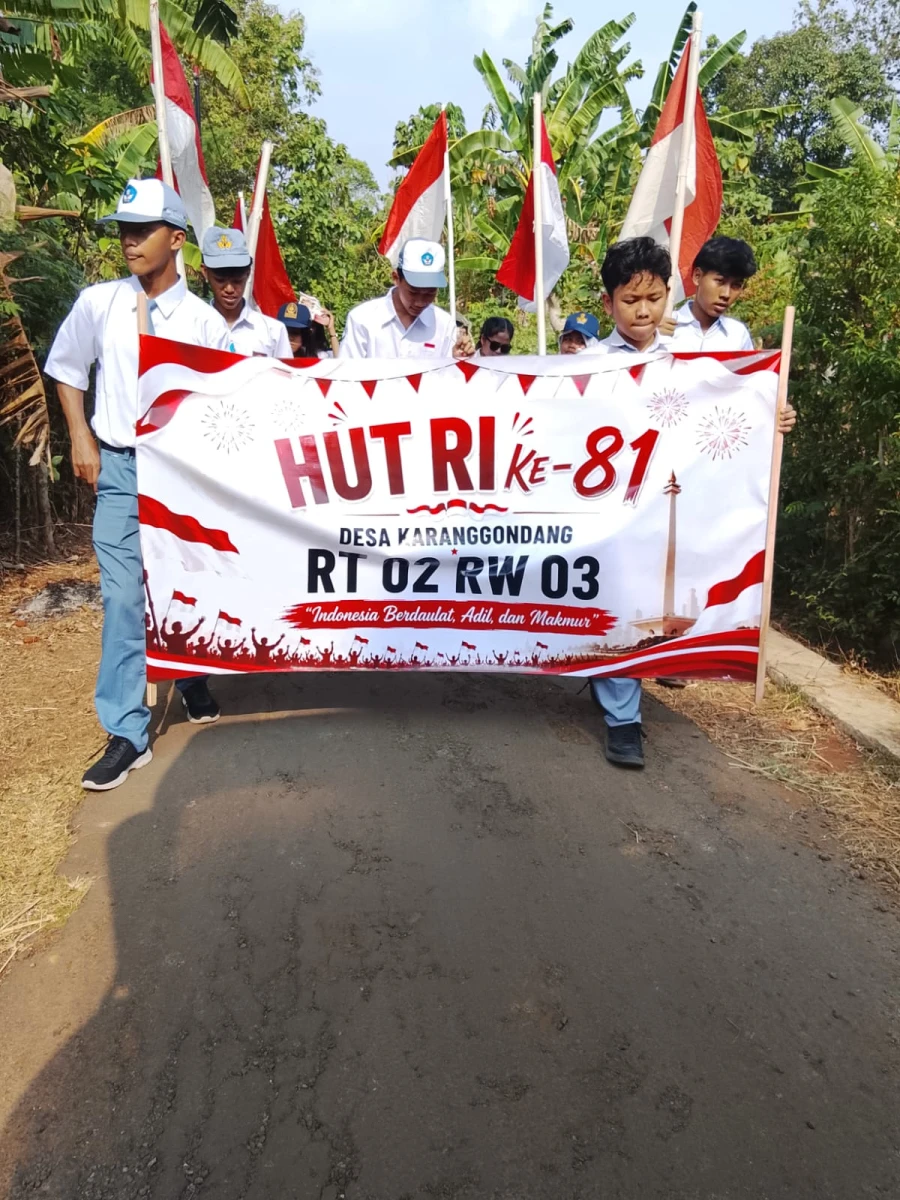 Karnaval Kelompok PKK RT 02/RW 03 Karanggondang Semarakkan HUT ke-81 Kemerdekaan RI
