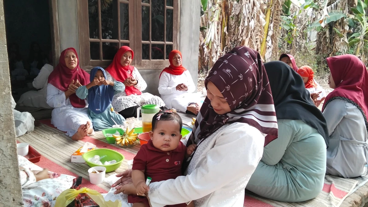 Dengan semangat kemerdekaan kelompok PKK RT 1 RW 1 mengadakan pertemuan rutin 