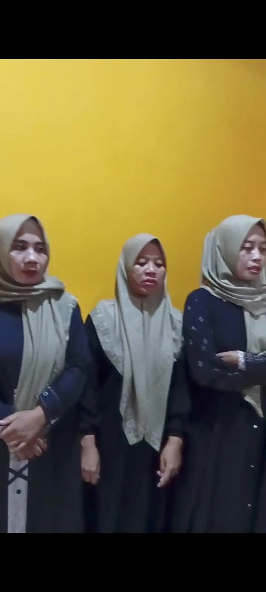 Kelompok PKK RT 5 RW 1 mengadakan kegiatan pertemuan rutin di rumah ibu Rina