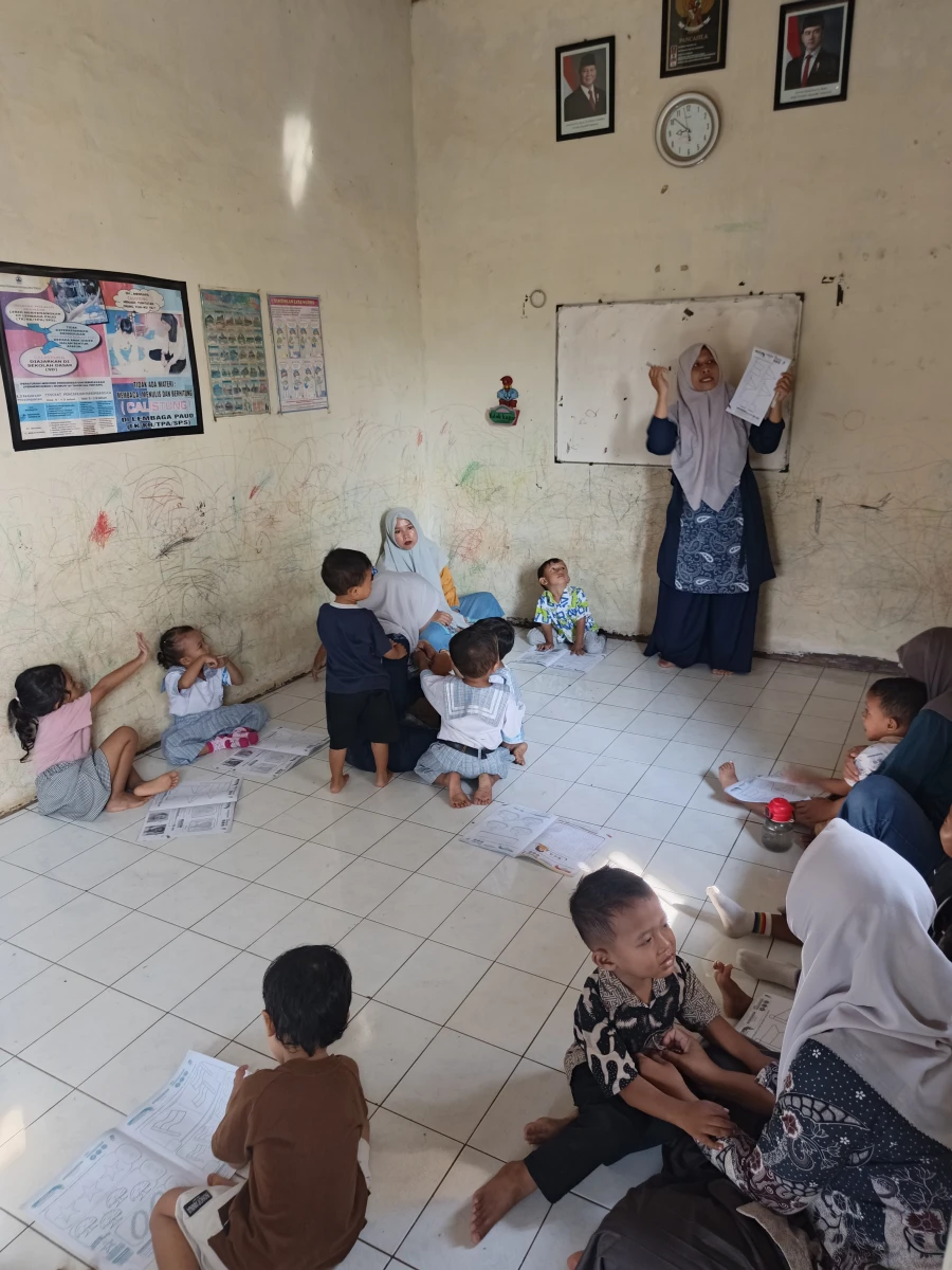 Pemebalajaran pos PAUD bina siwi desa geneng