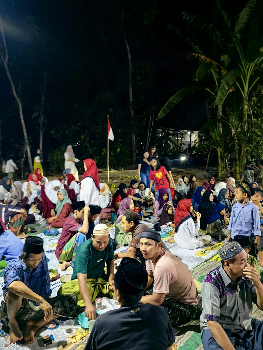 Kelompok PKK RT 03/RW 05 Karanggondang Ikuti Malam Tirakatan HUT ke-81 Kemerdekaan RI