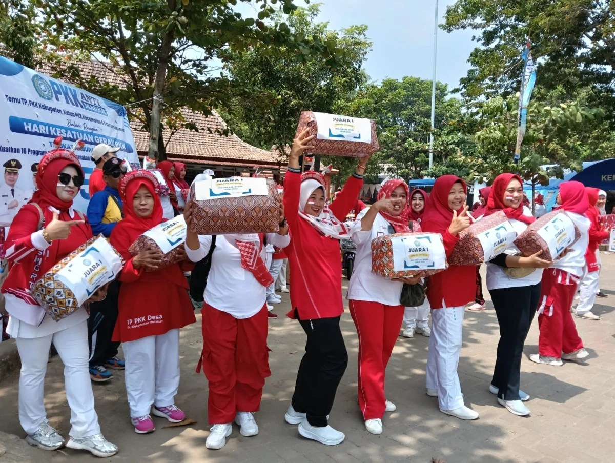 Seru dan Penuh Keakraban, Ketua PKK Desa se-Mayong Raih Prestasi di Lomba Persahabatan PKK Anti Mager