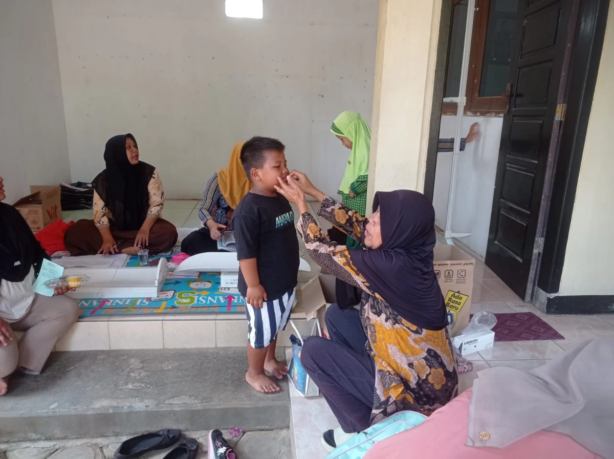 Kegiatan posyandu lestari, penimbangan BB, pengukuran TB, pemberian VIT A  di RT 01 / 04 desa ketilengsingolelo pada tgl 19 Agustus 2026