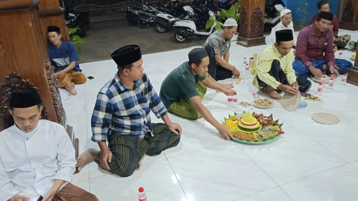 Malam Tirakatan Peringatan HUT RI Ke-81 Bersama Pemdes Karangrandu