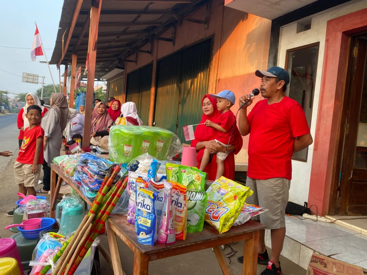 Semarak HUT ke-81 RI, Warga RT 11 RW 02 Desa Tegalsambi Gelar Jalan Sehat