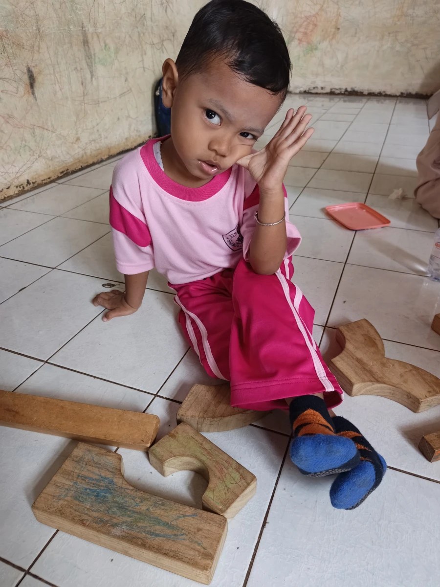 Kegiatan pembelajaran pos PAUD bina siwi desa geneng