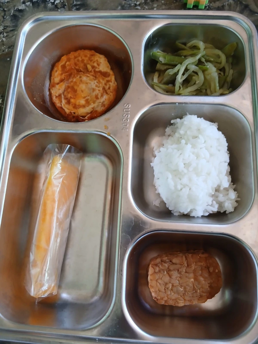 MAKANAN BERGIZI GRATIS