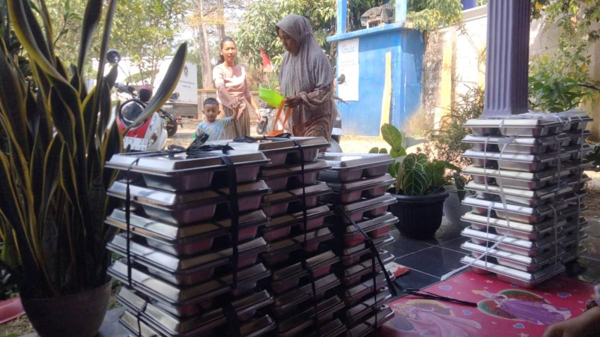 MAKANAN BERGIZI GRATIS