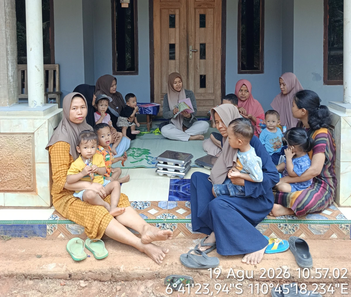 Edukasi Waspada Stunting Kelompok Posyandu Ngaliman Rajekwesi