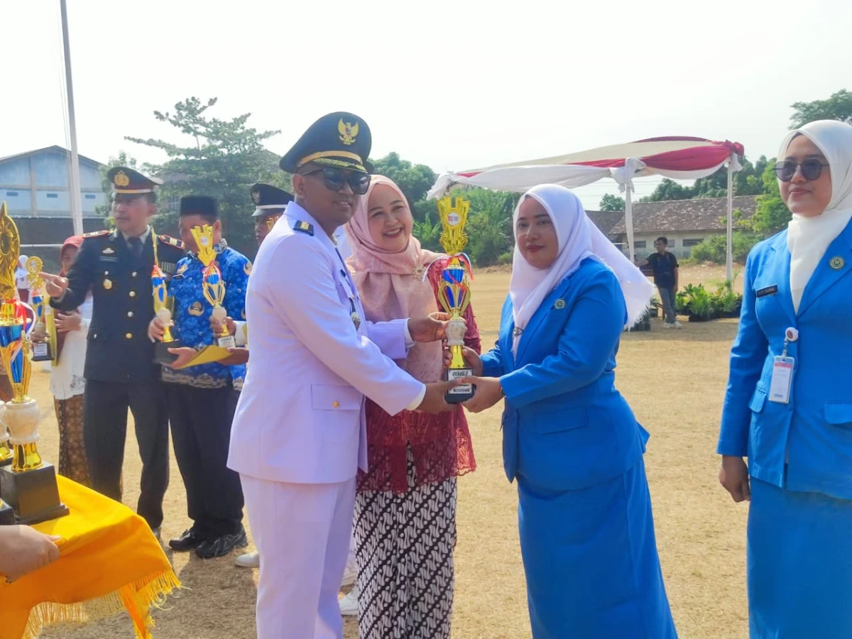 Penyerahan Piala Para Pemenang