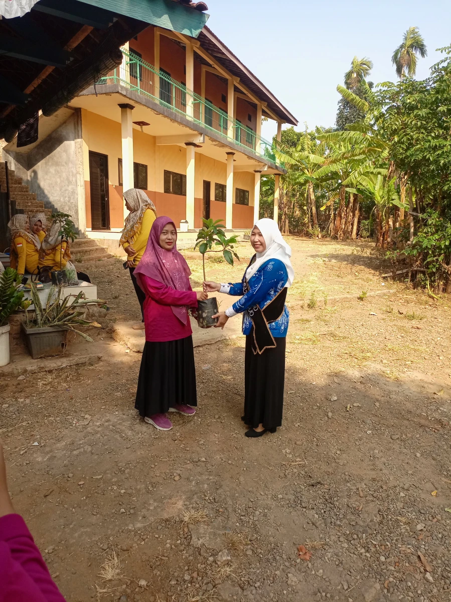 Kunjungan Bunda Paud di KB All Happy Sonder, Desa Tulakan