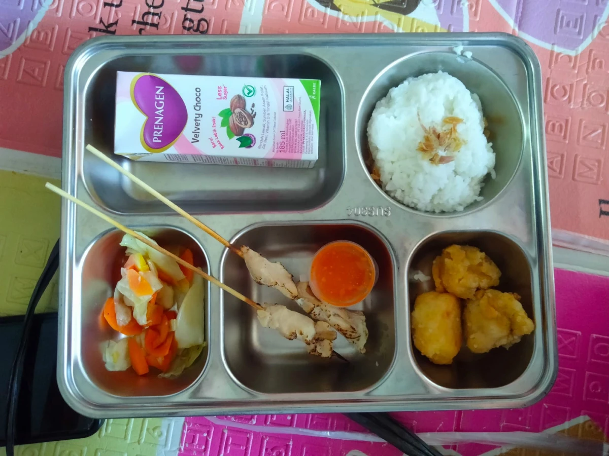 MAKANAN BERGIZI GRATIS