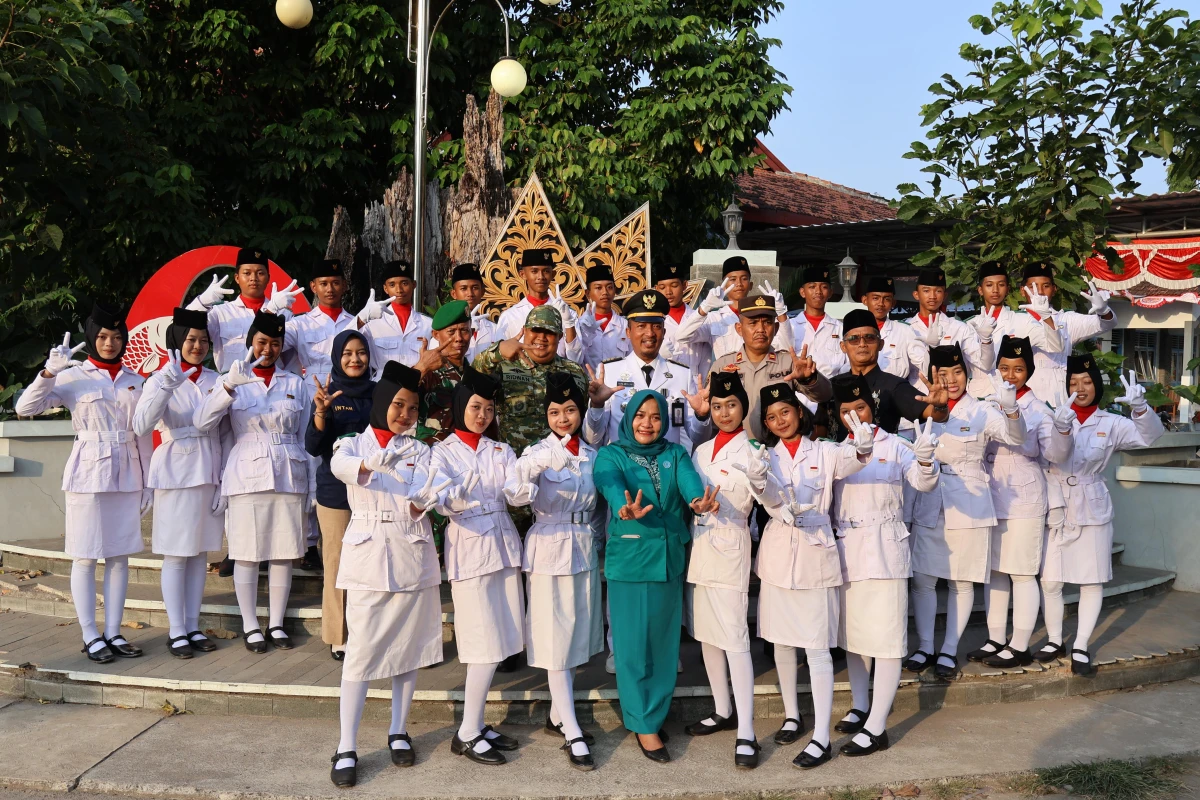 Pengukuhan Paskibra Kecamatan Karimunjawa