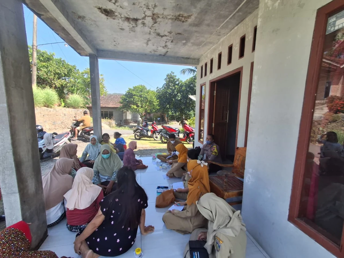 Trekking Kontak TBC Di Desa Ujungwatu