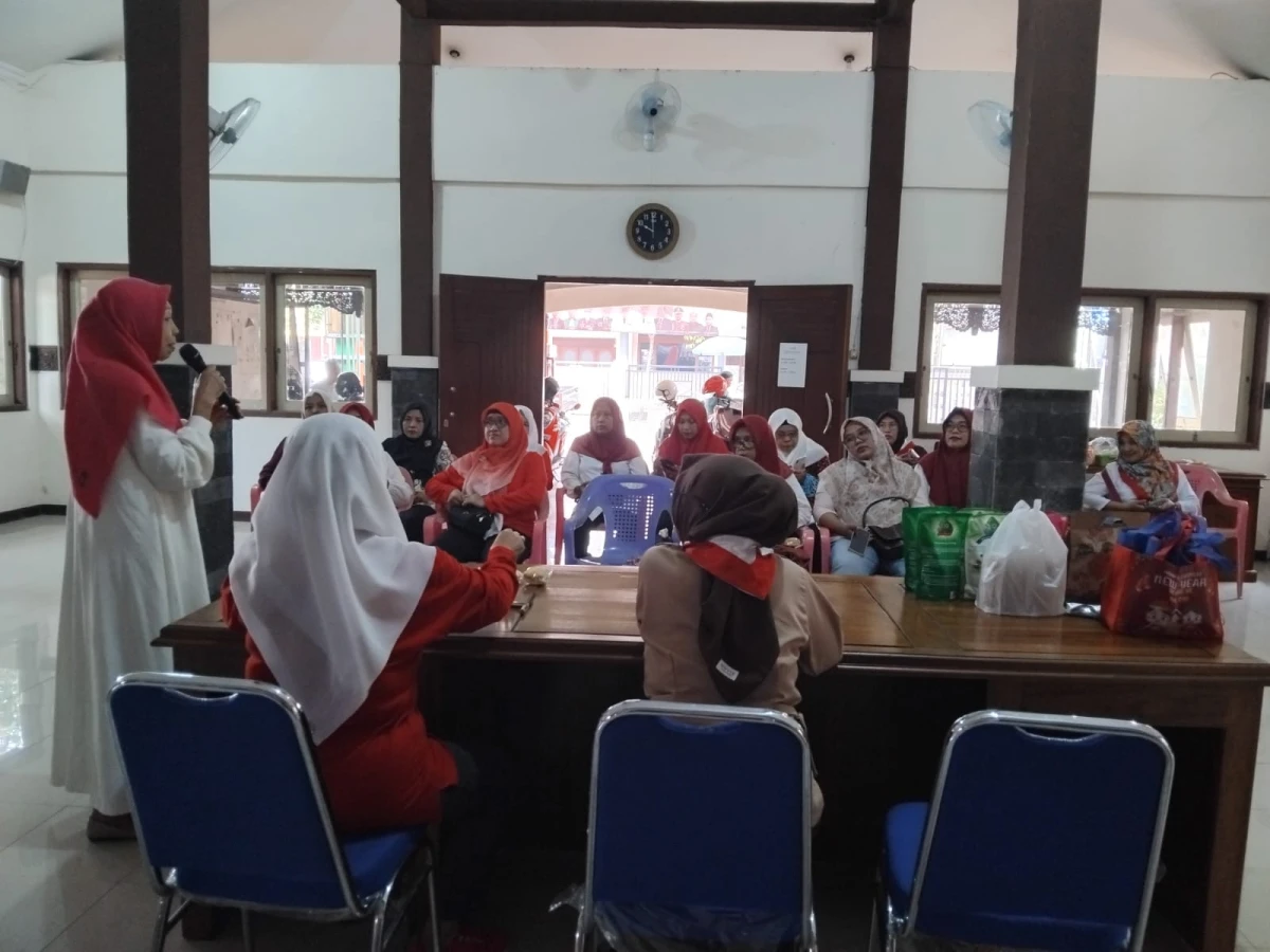 Pertemuan rutin TP PKK Kelurahan Demaan