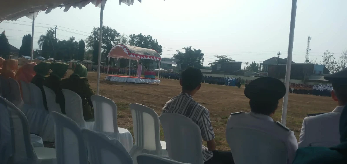 Upacara Kemerdekaan ke 81 dillapangan SMP Nalumsari 2 