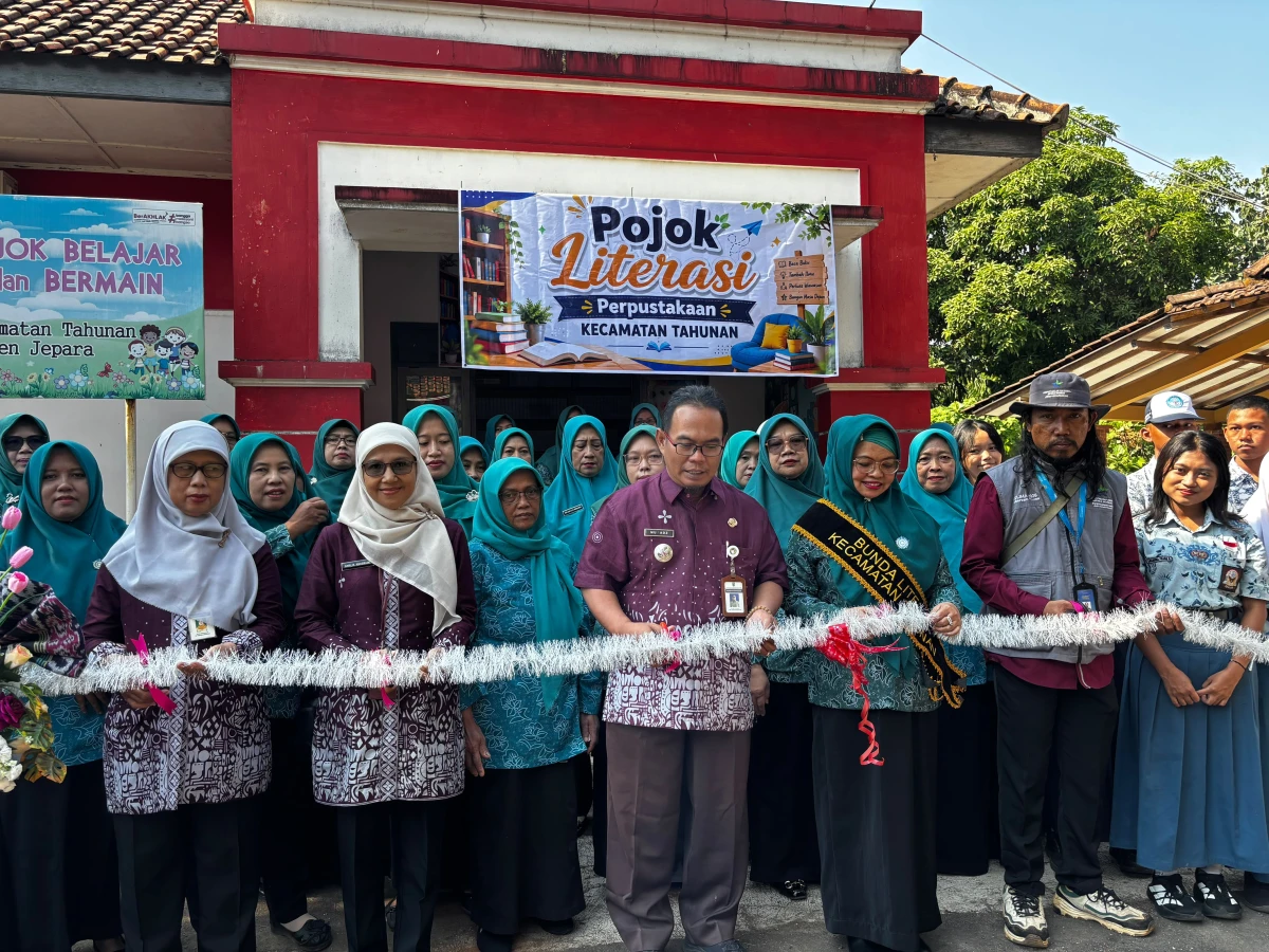 Louching Pojok Literasi.