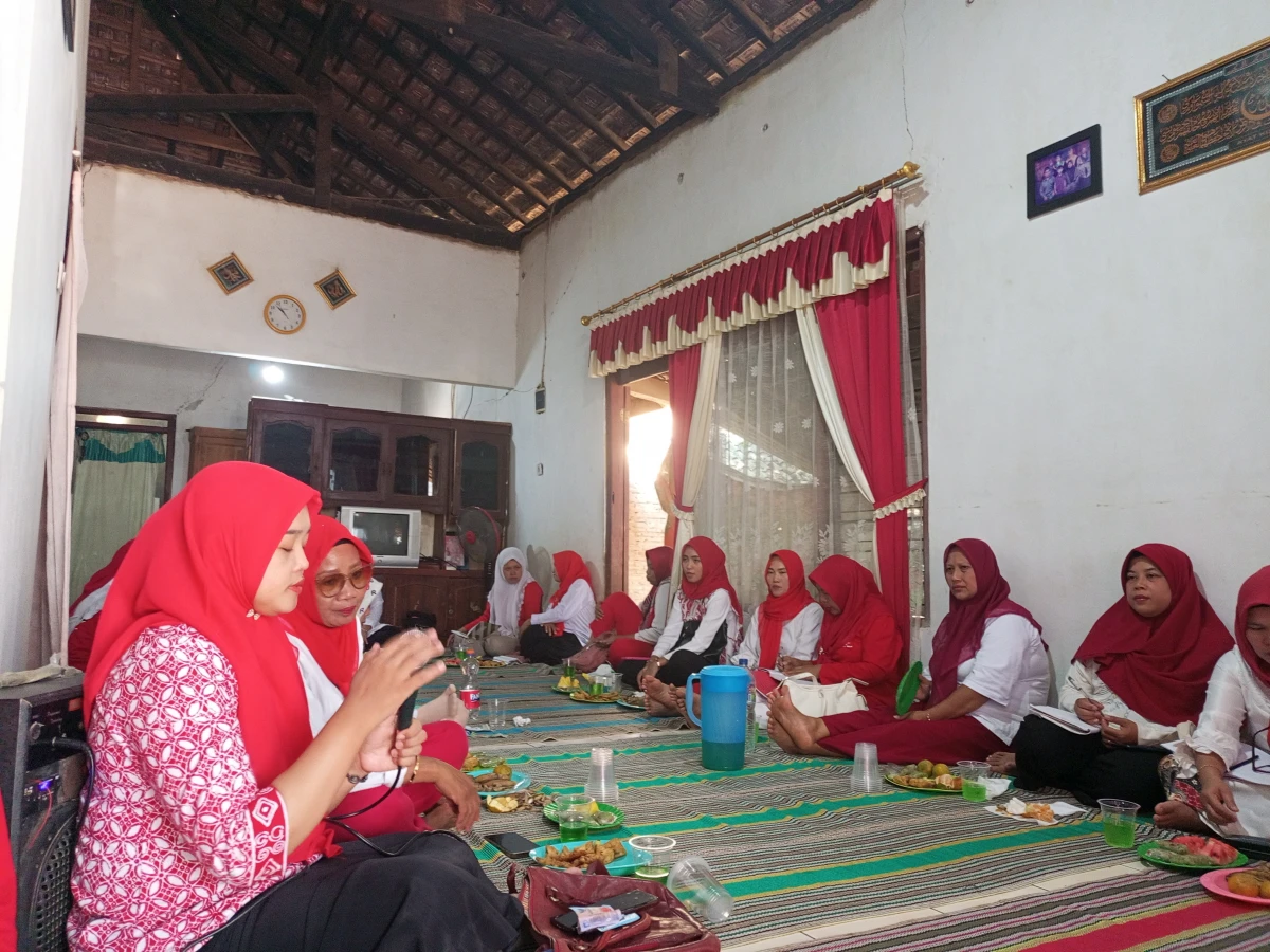 Pertemuan rutin kader posyandu