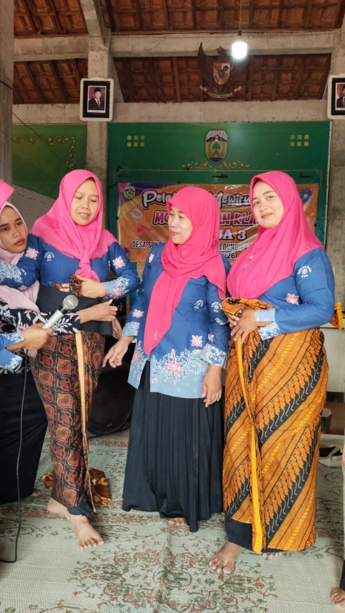 pelatihan mewiru jarik moderen dan klasik 