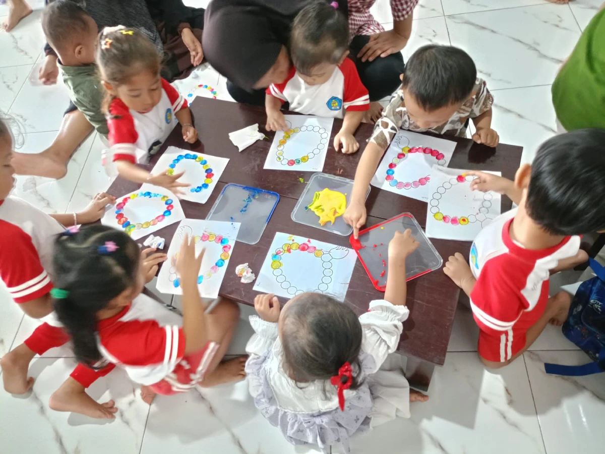 Edukasi Mewarna Di Pos Paud "Mutiara Hati" Ujungwatu