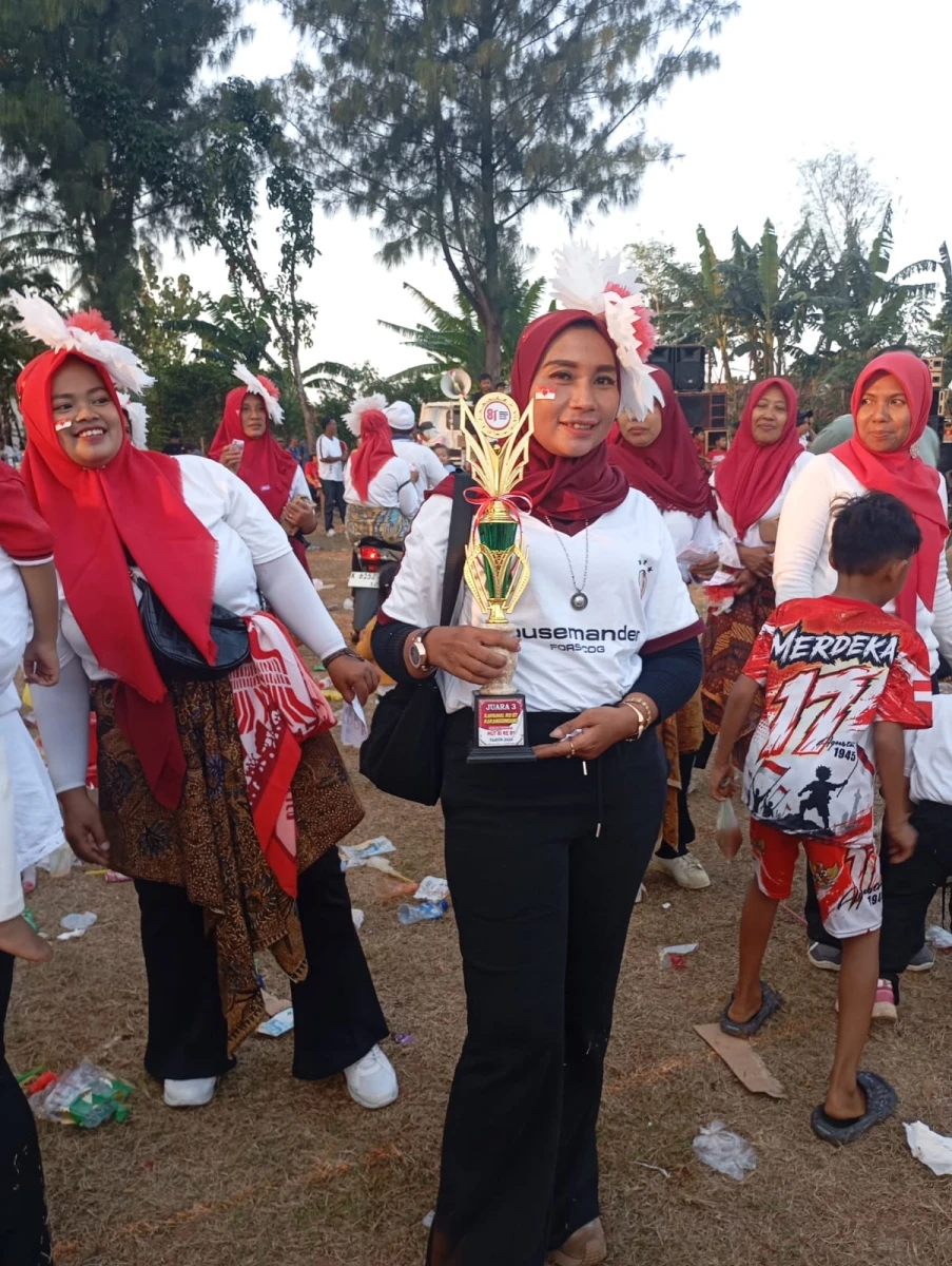 PKK RT 03/RW 07 Karanggondang Semarakkan Karnaval Tingkat RW dalam Rangka HUT ke-81 Kemerdekaan RI