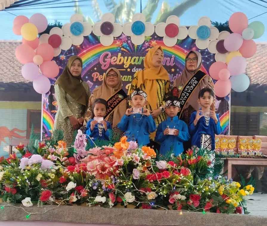 Penyerahan Kartu Identitas Anak Bunda PAUD Kabupaten Jepara
