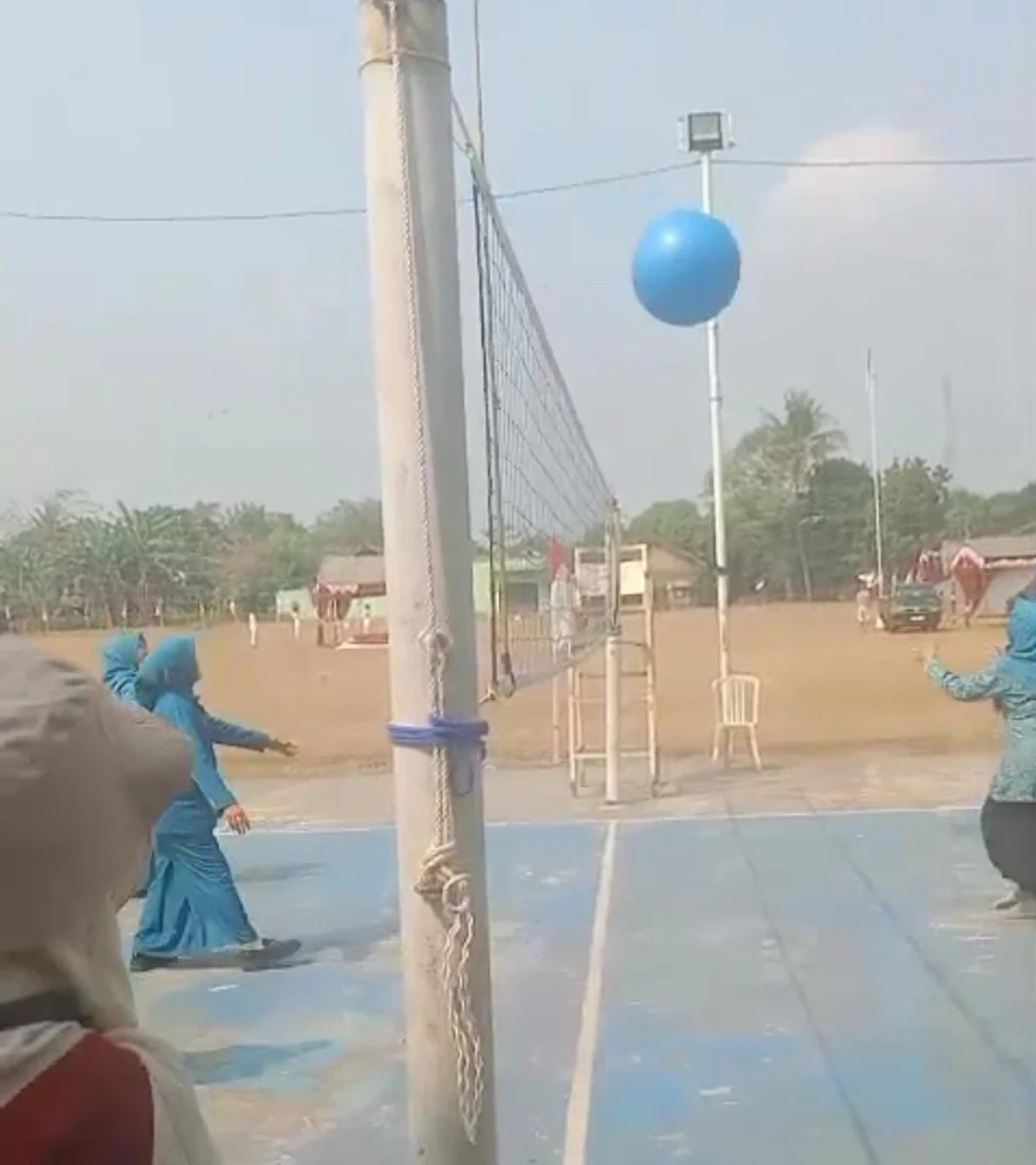 Pertandingan Persahabatan Bola Voli TP PKK Kecamatan Mlonggo, Mempererat Silaturahmi dan Semangat Kebersamaan