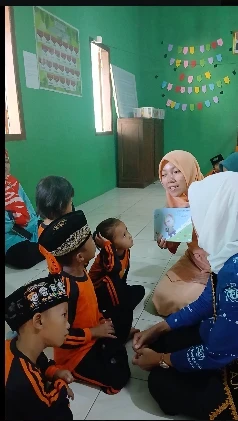 KEGIATAN BUNDA LITERASI, BUNDA MENGAJAR MEMBACA