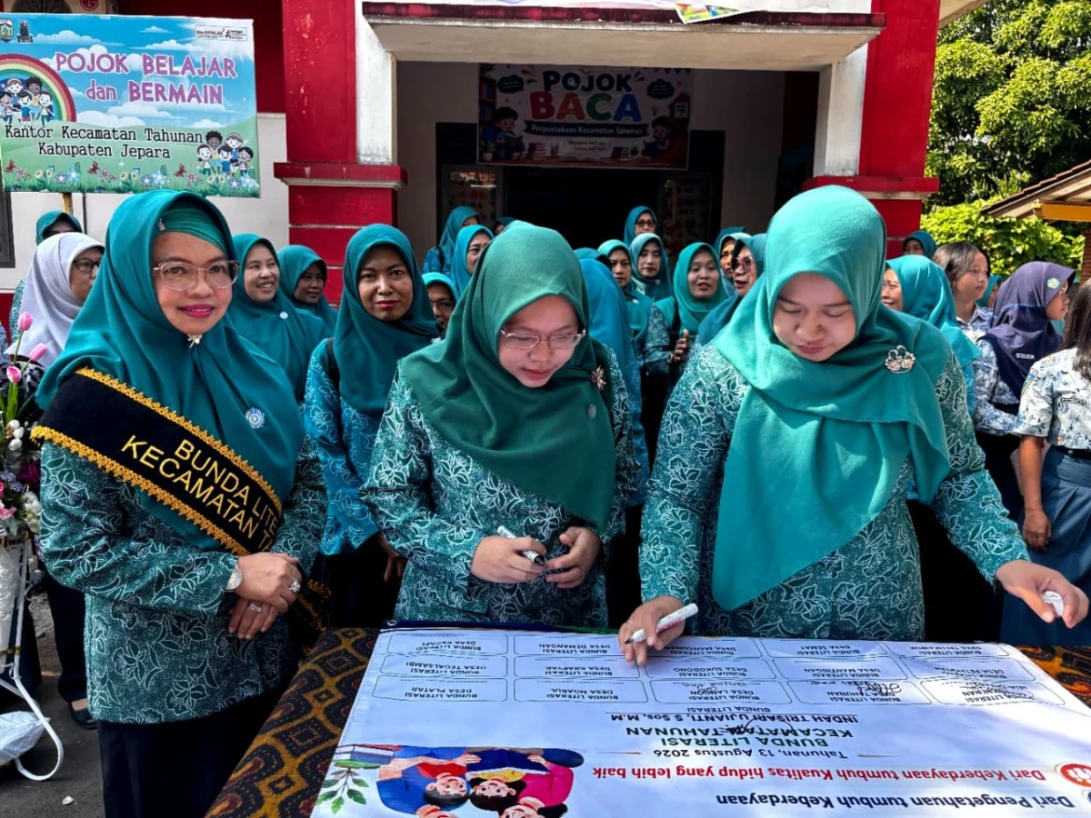 Bunda literasi terdepan
