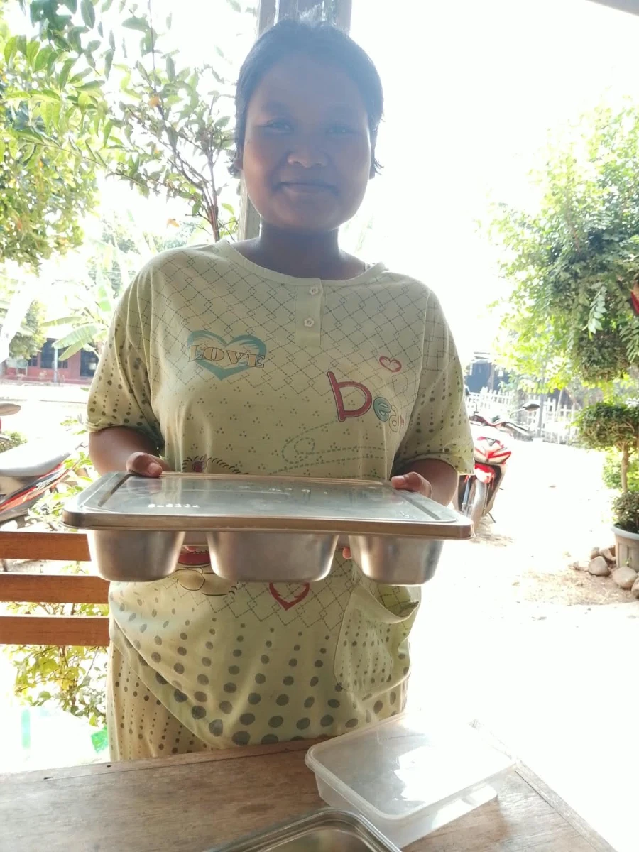Pemberian MBG untuk Bumil, Busui, dan Balita Desa Karanggondang