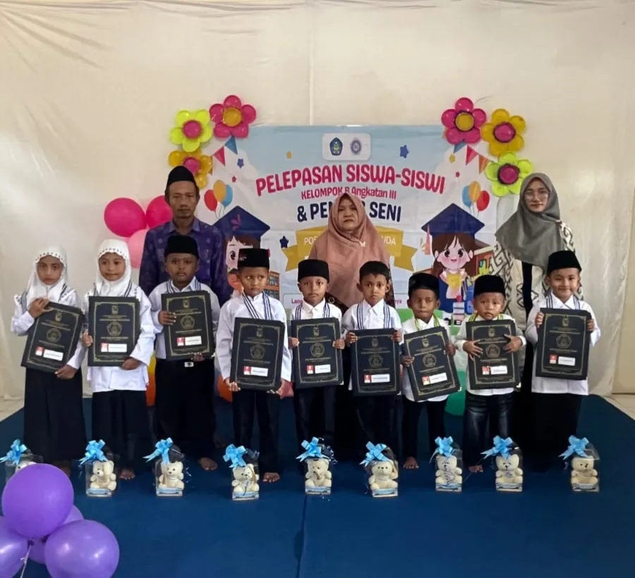 Pelepasan Siswa-siswi POS PAUD Miftakhul Huda Rajekwesi 
